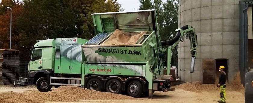 Kanalreinigung und Rohrreinigung Hengersberg - Saugarbeiten